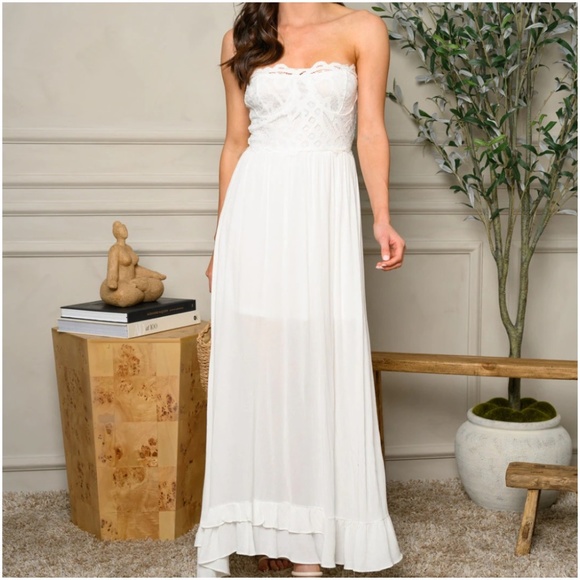 # 14 WHITE SLEEVELESS LACE DETAILED MAXI DRESS - Picture 3 of 5